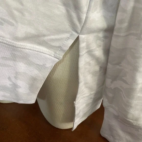 AHEAD CASUALS WOMEN'S SUE SWEATSHIRT XL WHITE CAMO HEATHER NEW NWT - Picture 3 of 6